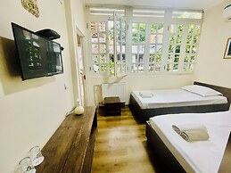 Bonvoyage Rustaveli Ave