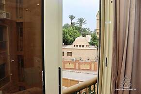 Luca Pyramids Inn