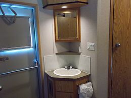 Arctic Homestead Suite 2