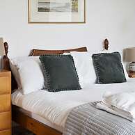 Triskele Detached Characteristic Home Sleeps 10