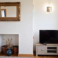 Triskele Detached Characteristic Home Sleeps 10