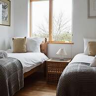 Triskele Detached Characteristic Home Sleeps 10