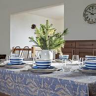 Triskele Detached Characteristic Home Sleeps 10