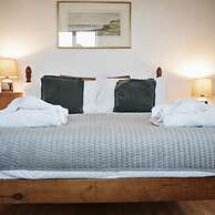 Triskele Detached Characteristic Home Sleeps 10