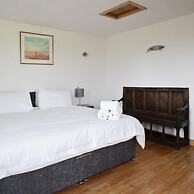 Triskele Detached Characteristic Home Sleeps 10