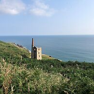 Triskele Detached Characteristic Home Sleeps 10