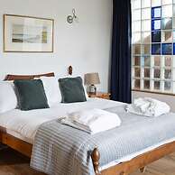 Triskele Detached Characteristic Home Sleeps 10