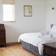 Triskele Detached Characteristic Home Sleeps 10