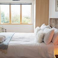 Triskele Detached Characteristic Home Sleeps 10