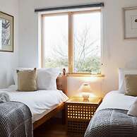 Triskele Detached Characteristic Home Sleeps 10