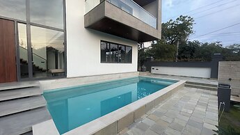 Amã Stays & Trails Nilaya Amaltaas Villa, Udaipur