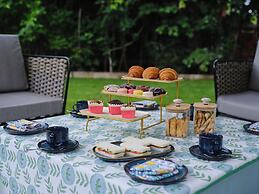 Amã Stays & Trails Nilaya Amaltaas Villa, Udaipur