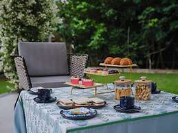 Amã Stays & Trails Nilaya Amaltaas Villa, Udaipur