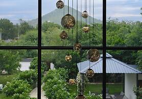 Amã Stays & Trails Nilaya Amaltaas Villa, Udaipur