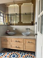 Amã Stays & Trails Nilaya Amaltaas Villa, Udaipur