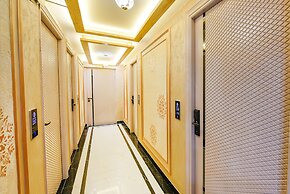 Fabhotel Grand Palazzo