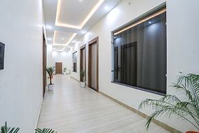 Fabhotel Jb Square Resort