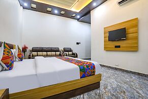 Fabhotel Jb Square Resort