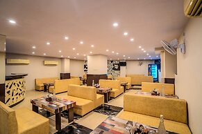 Fabhotel Polovictory Palace