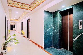 Fabhotel Polovictory Palace