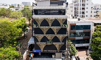 Oriva Vinflora Residency