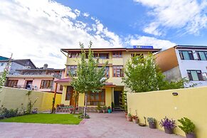 Fabhotel The Legend Residency