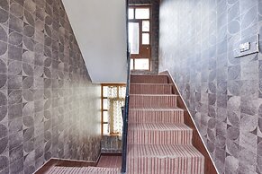 Fabhotel The Legend Residency