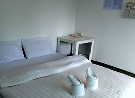 Inthawa Resort (Feuang, Laos)