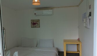 Inthawa Resort (Feuang, Laos)