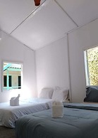 Inthawa Resort (Feuang, Laos)