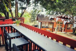 Inthawa Resort (Feuang, Laos)