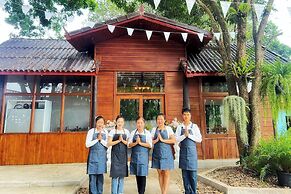 Inthawa Resort (Feuang, Laos)