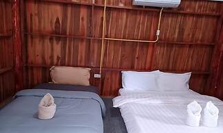 Inthawa Resort (Feuang, Laos)