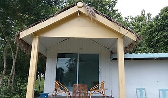 Inthawa Resort (Feuang, Laos)