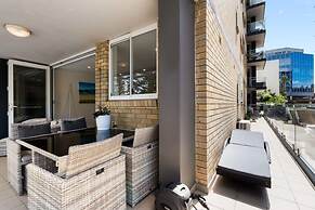 Stylish Manly Apartment With Harbour Views