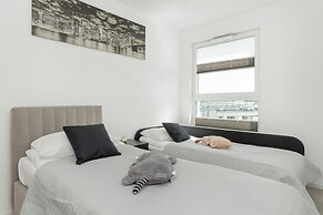 Apartment With Parking by Renters