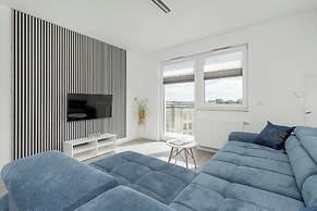 Apartment With Parking by Renters