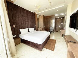 TBS Sea View - Full AC- Pool & Breakfast