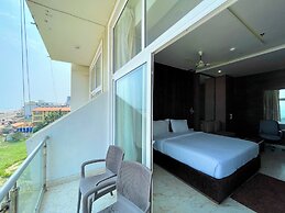 TBS Sea View - Full AC- Pool & Breakfast