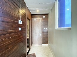 TBS Sea View - Full AC- Pool & Breakfast