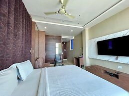 TBS Sea View - Full AC- Pool & Breakfast
