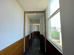 TBS Sea View - Full AC- Pool & Breakfast