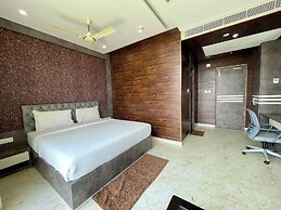 TBS Sea View - Full AC- Pool & Breakfast