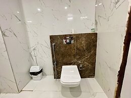 TBS Sea View - Full AC- Pool & Breakfast