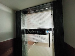 TBS Sea View - Full AC- Pool & Breakfast