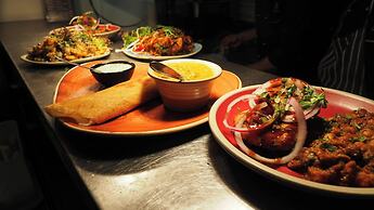 TBS Sea View - Full AC- Pool & Breakfast