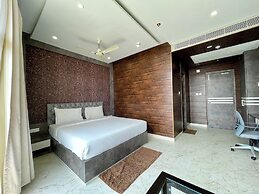 TBS Sea View - Full AC- Pool & Breakfast