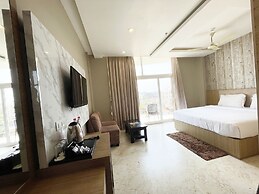 TBS Sea View - Full AC- Pool & Breakfast
