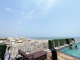 TBS Sea View - Full AC- Pool & Breakfast