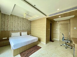 TBS Sea View - Full AC- Pool & Breakfast